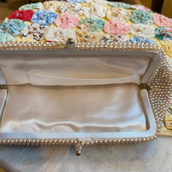Beaded clutch - Picture 2 of 2